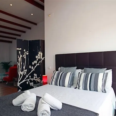 Exquisit 2 Bedroom In Apartment *
